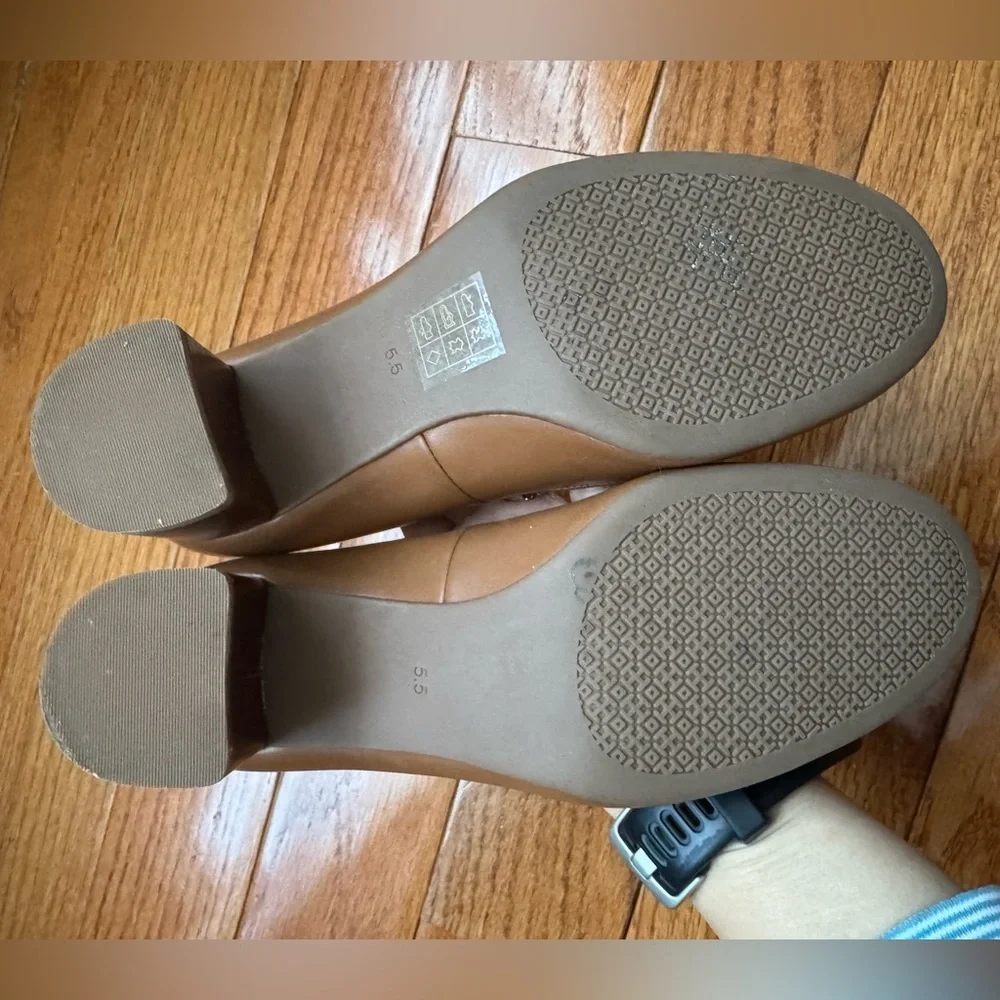 Tory Burch Tan Leather Block Heel Pumps with Gold Logo